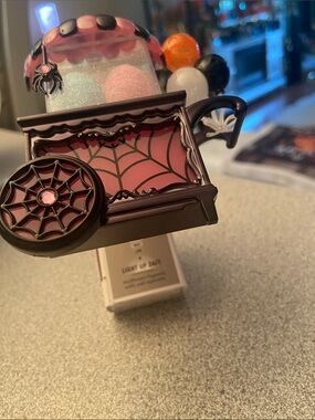 Pink Spiderweb Eyeshadow Compact - Decorative Women's Eye Makeup